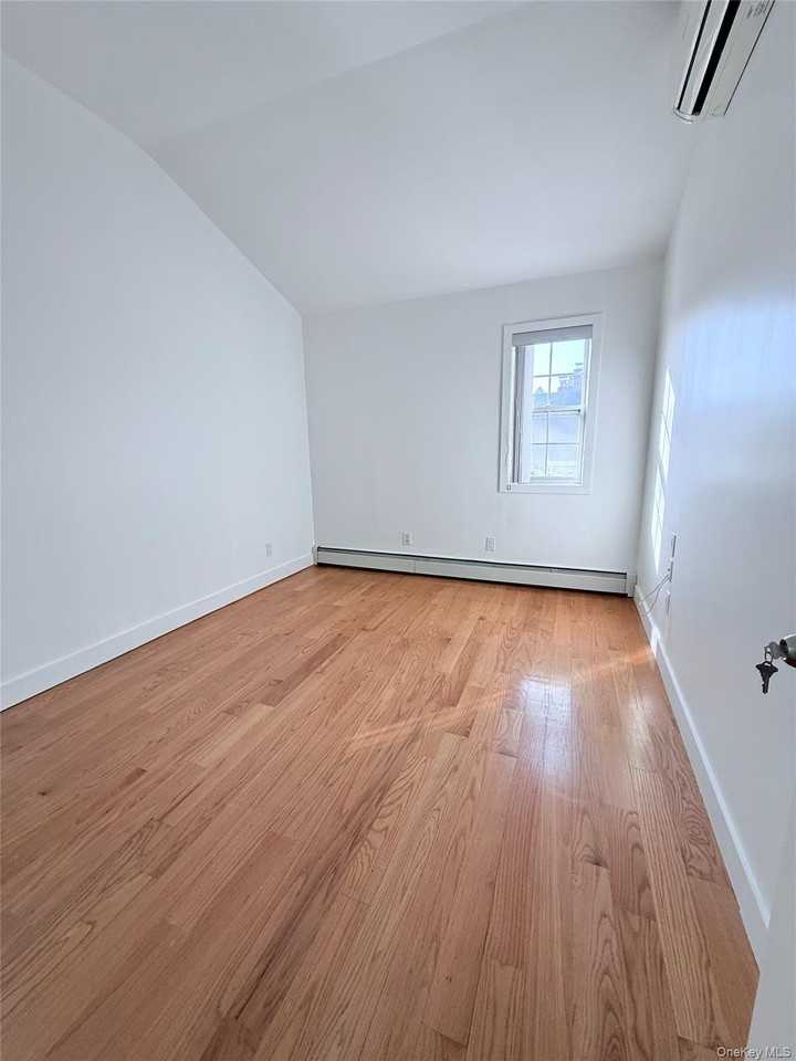 9510 95th Ave - Photo 7 of 15