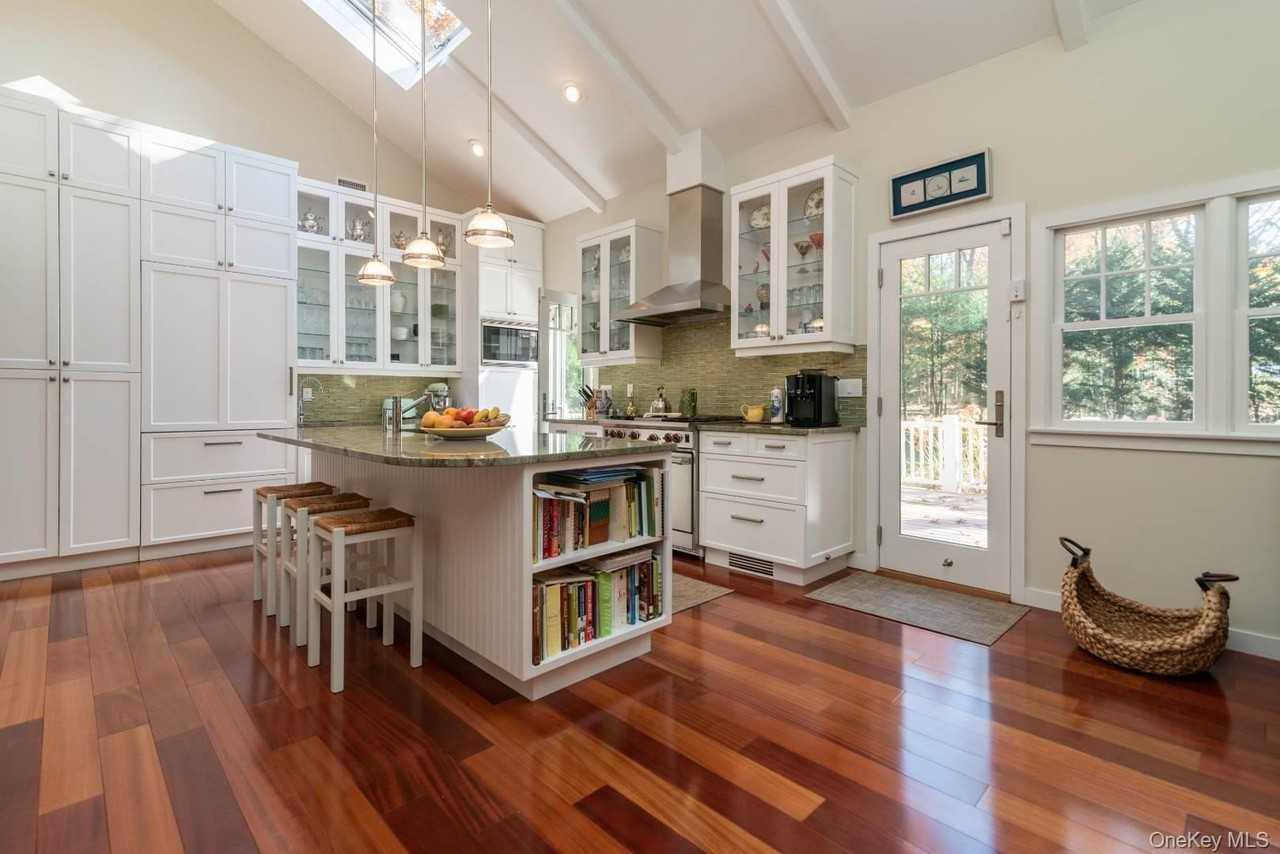 12 Partridge Dr - Photo 4 of 13