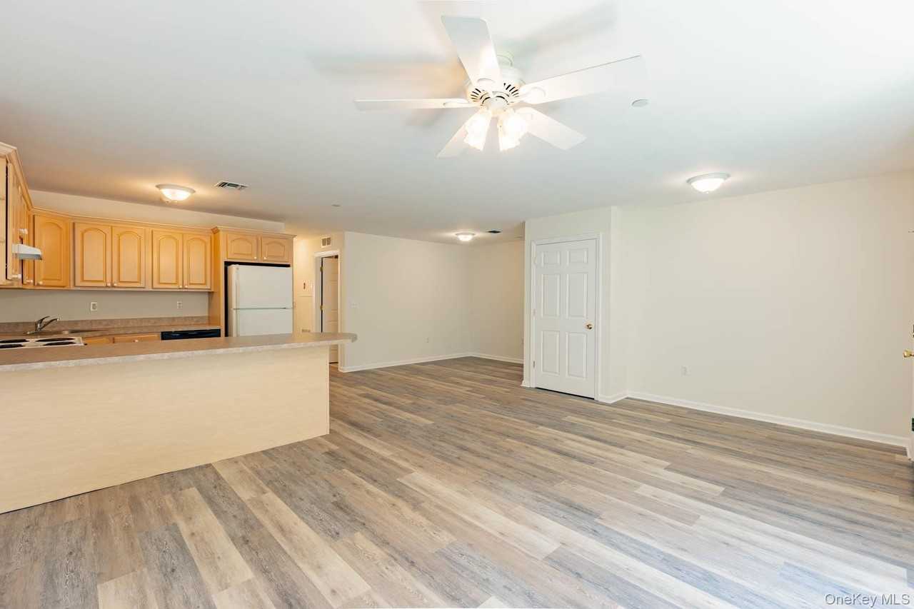 105 Flurry Ln - Photo 2 of 15