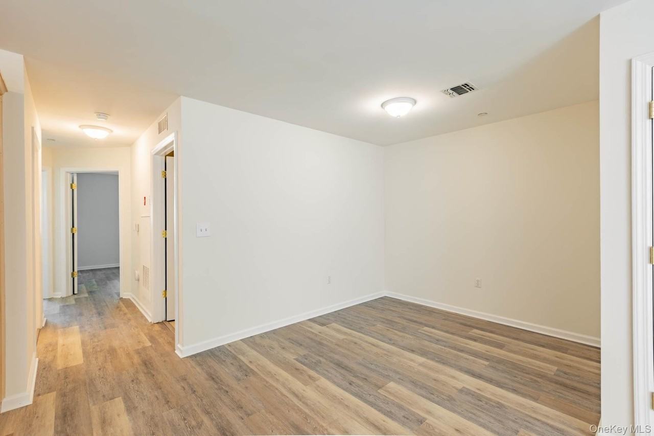 105 Flurry Ln - Photo 6 of 15