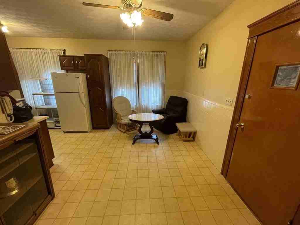 51 Richmond Ave Unit 1 - Photo 2 of 17