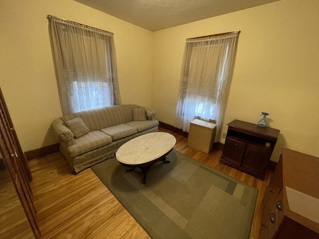 51 Richmond Ave Unit 1 - Photo 5 of 17