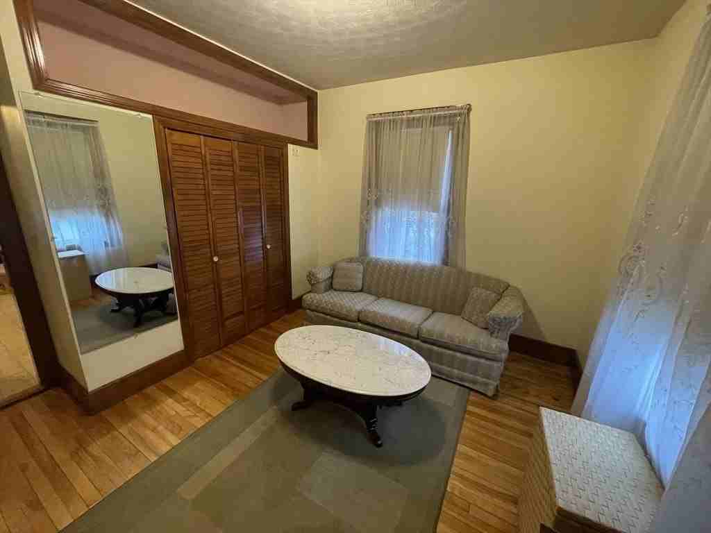 51 Richmond Ave Unit 1 - Photo 6 of 17