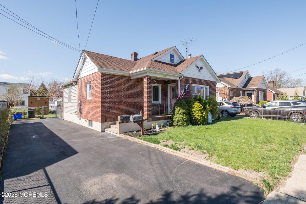 166 Morningside Avenue - Photo 2 of 29