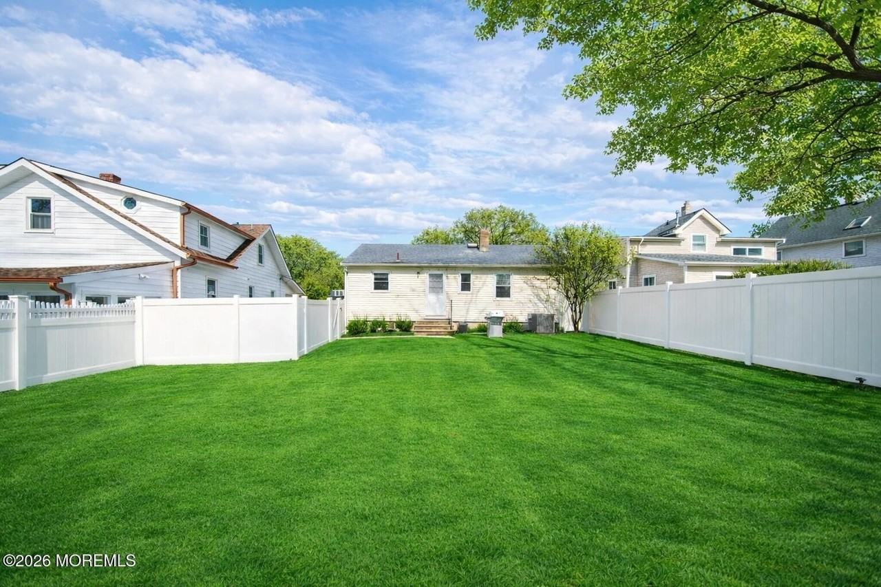 32 Lake Ave - Photo 3 of 27