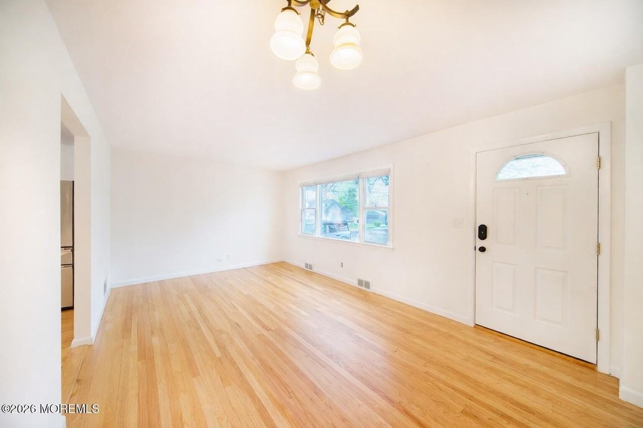 32 Lake Ave - Photo 4 of 27