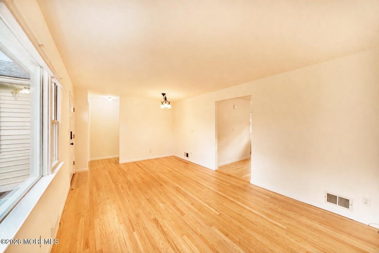 32 Lake Ave - Photo 5 of 27