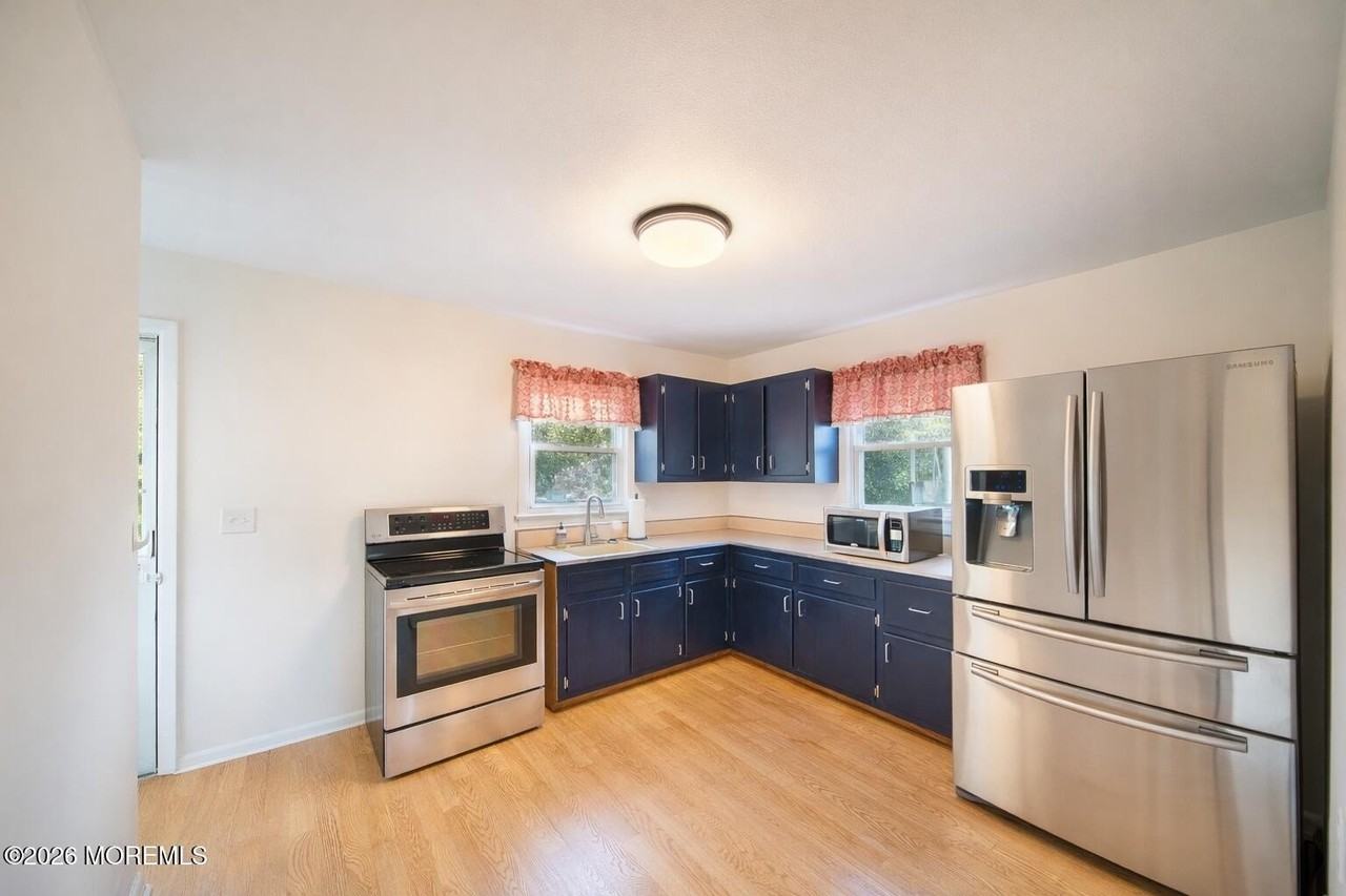 32 Lake Ave - Photo 7 of 27