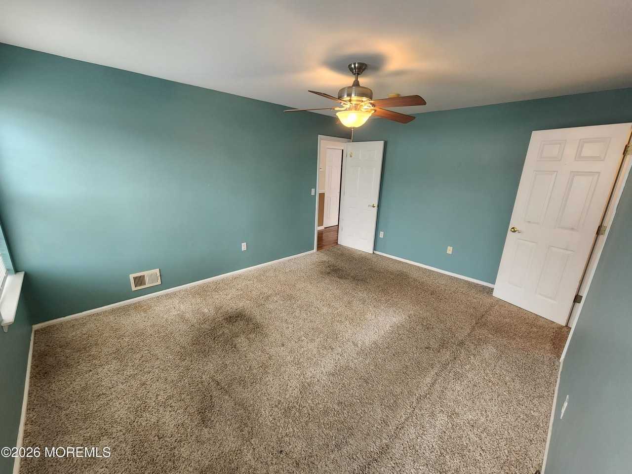 129 Lighthouse Dr - Photo 3 of 18