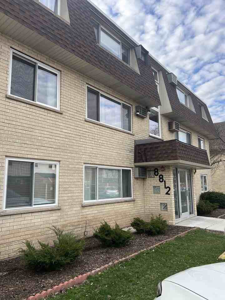 8812 Briar Ct Apt 1c - Photo 2 of 14