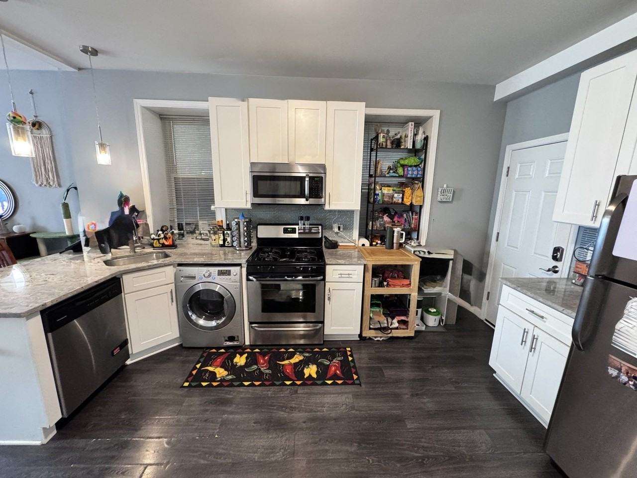 1300 N Greenview Ave Apt 1f - Photo 6 of 12