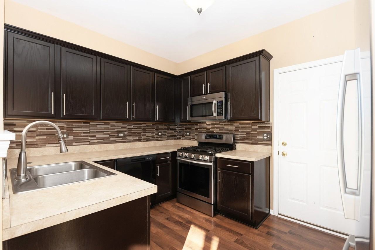 2329 Moonlight Ct - Photo 6 of 16