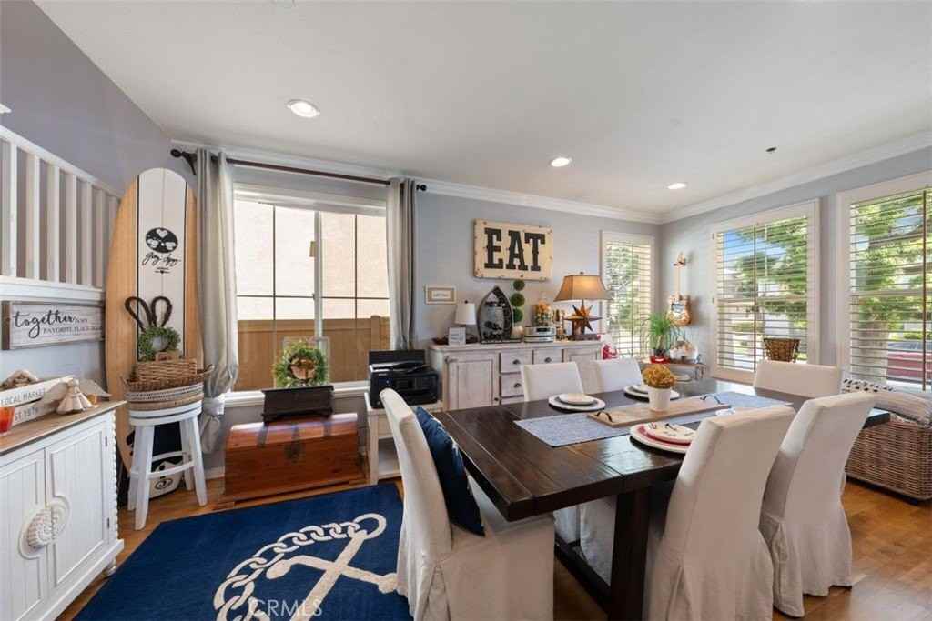 16845 Primrose Ln - Photo 3 of 38