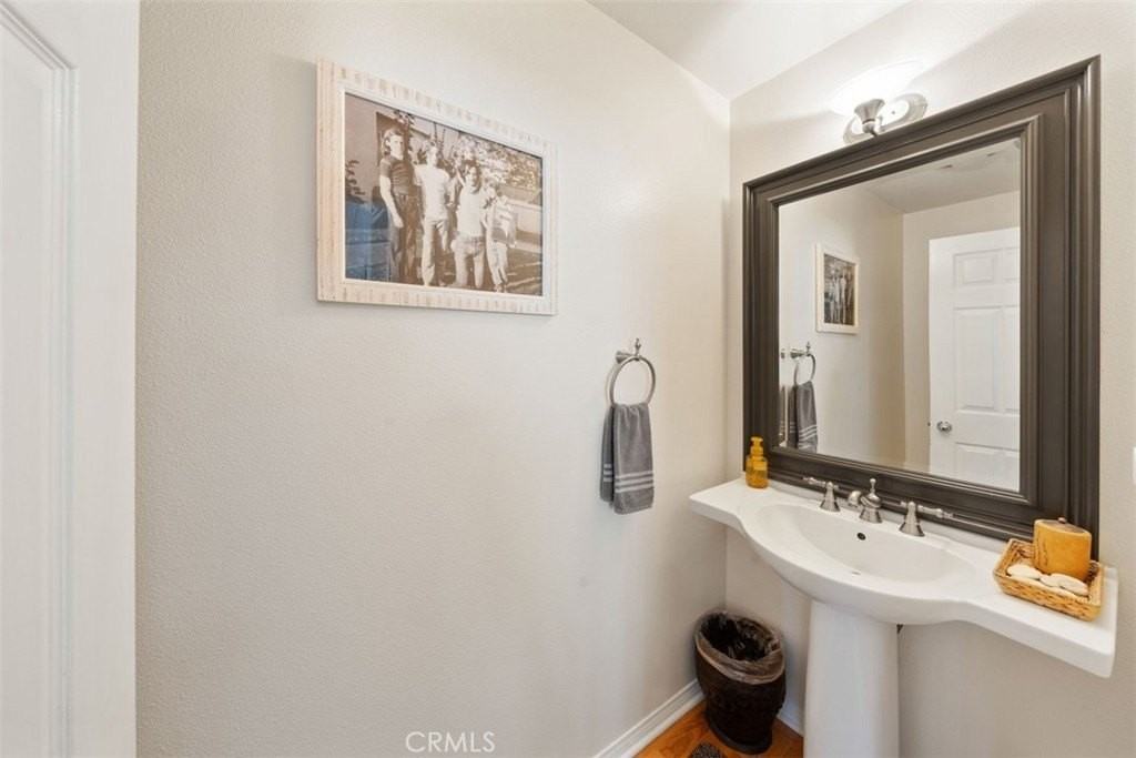16845 Primrose Ln - Photo 6 of 38