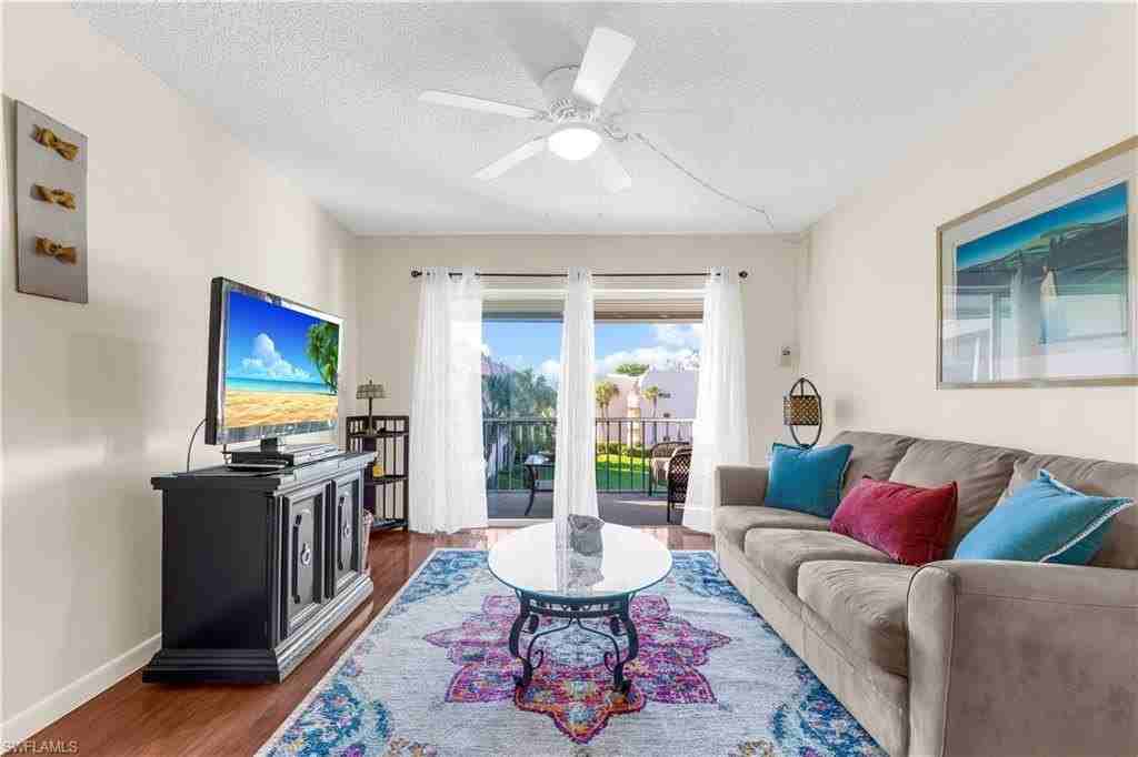 150 Turtle Lake Ct Apt 307