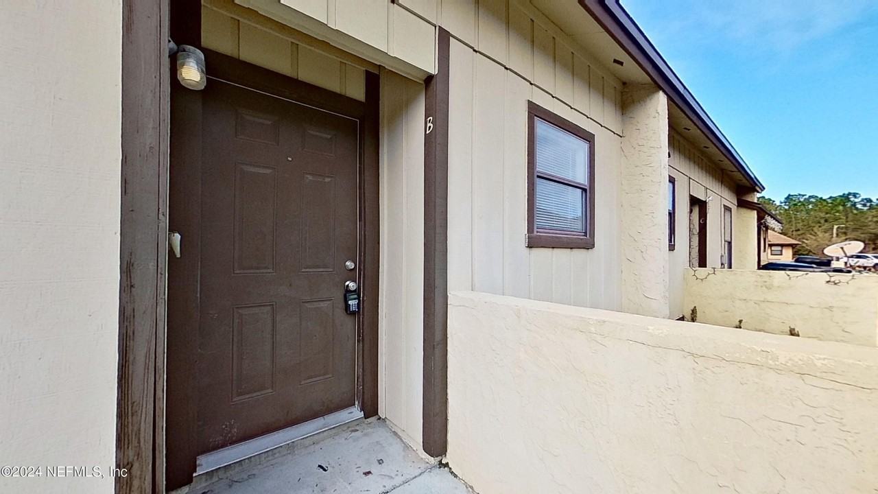 1293 Montecello Dr Apt B - Photo 3 of 19