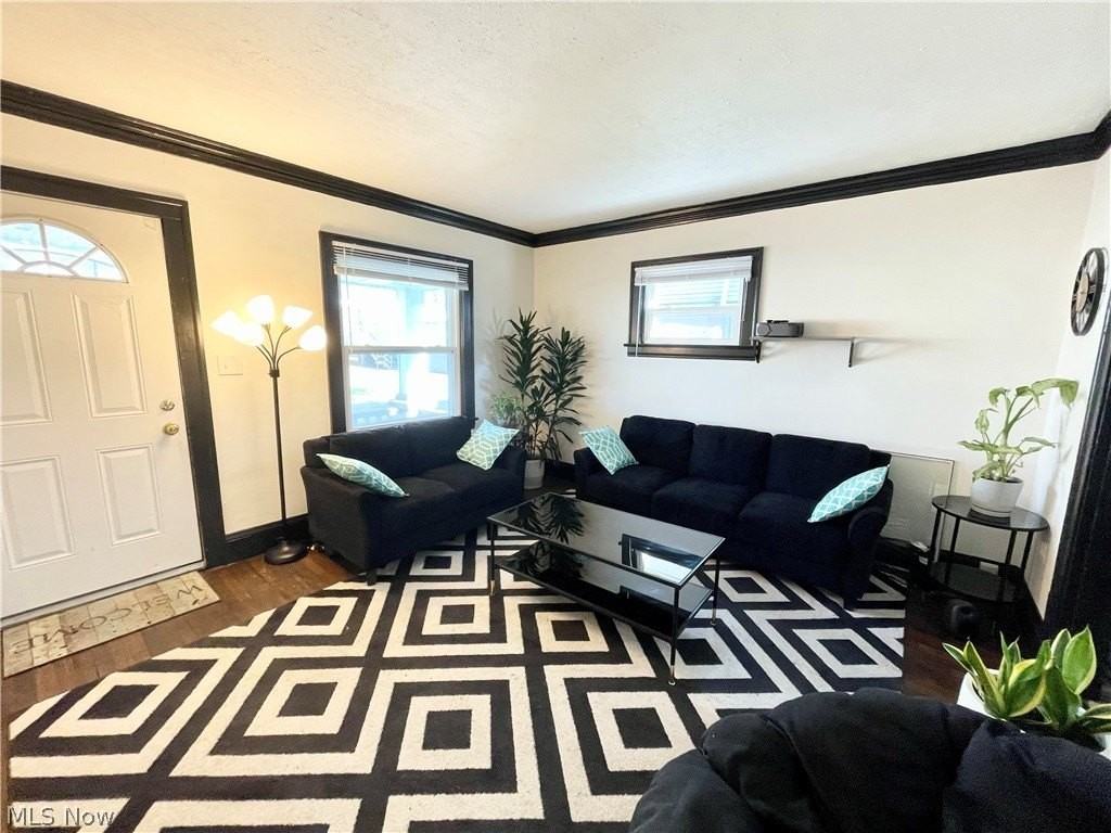 4032 E 142nd St - Photo 2 of 19