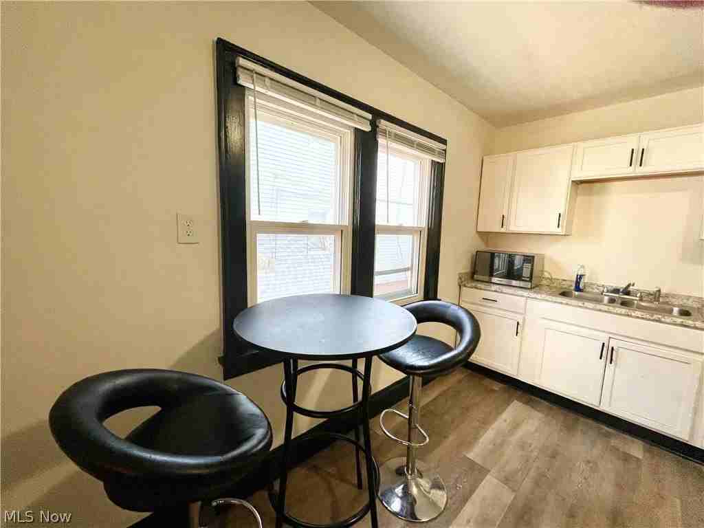 4032 E 142nd St - Photo 5 of 19