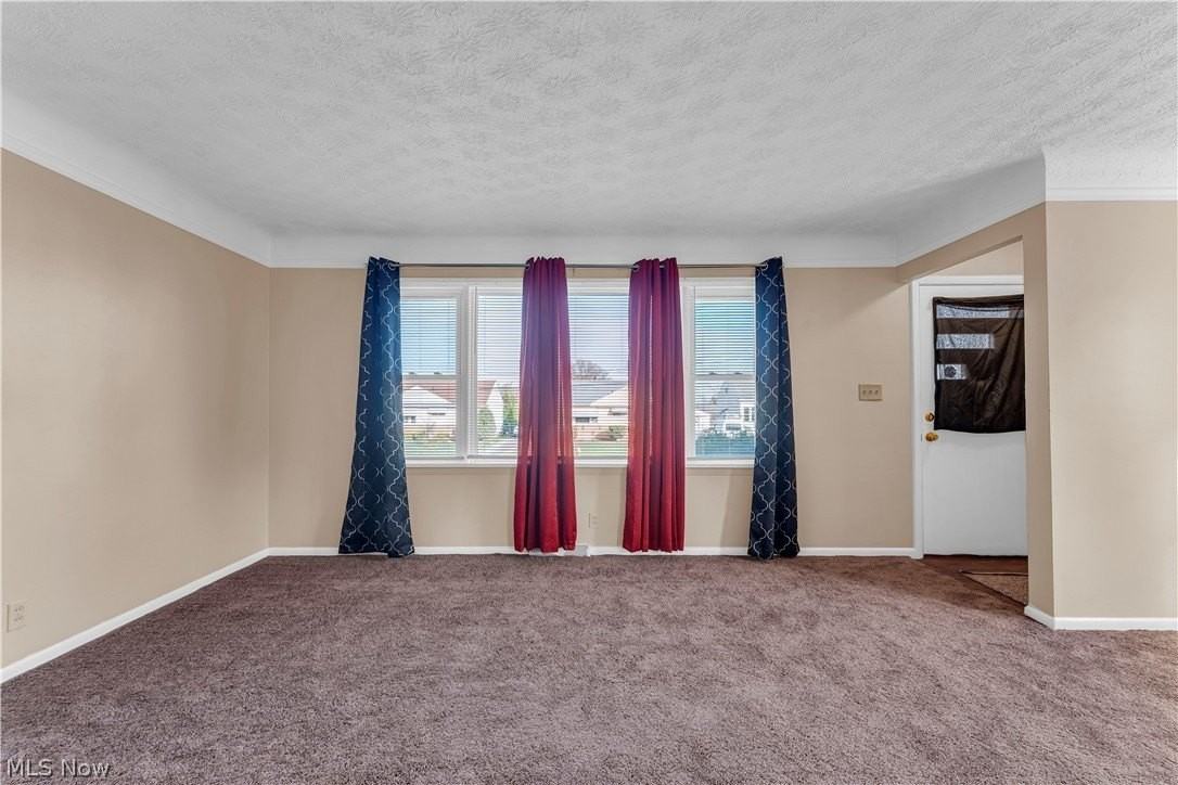 9716 Alexander Rd - Photo 4 of 30