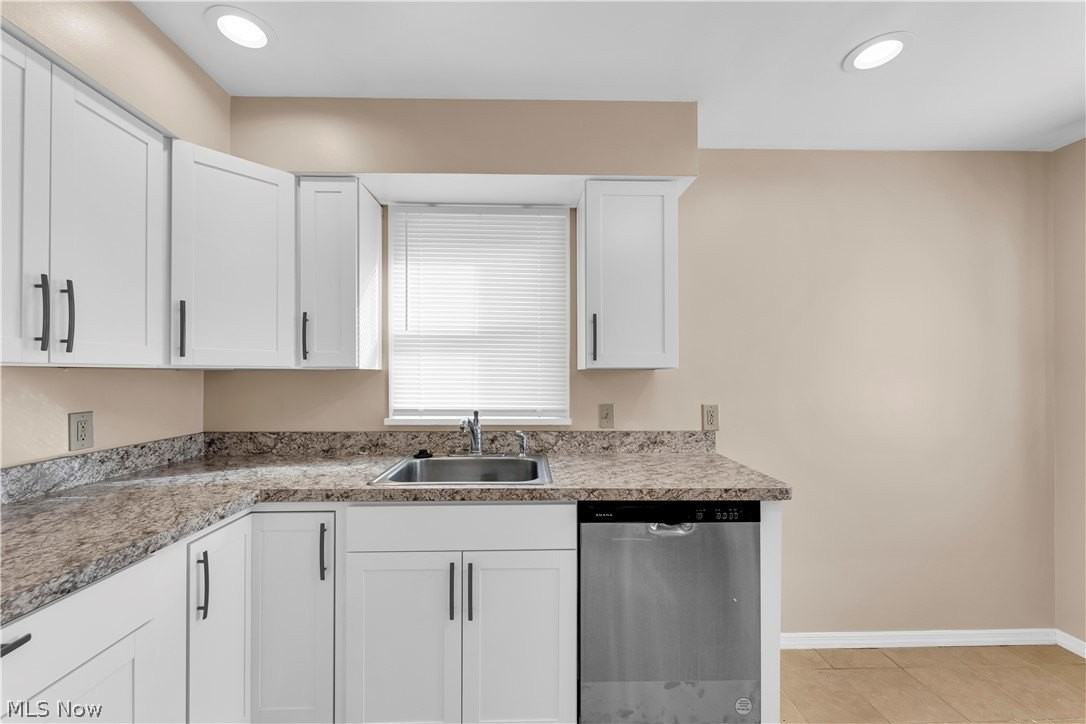 9716 Alexander Rd - Photo 7 of 30