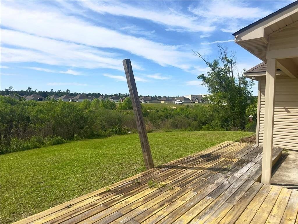 11146 Regency Ave - Photo 7 of 10