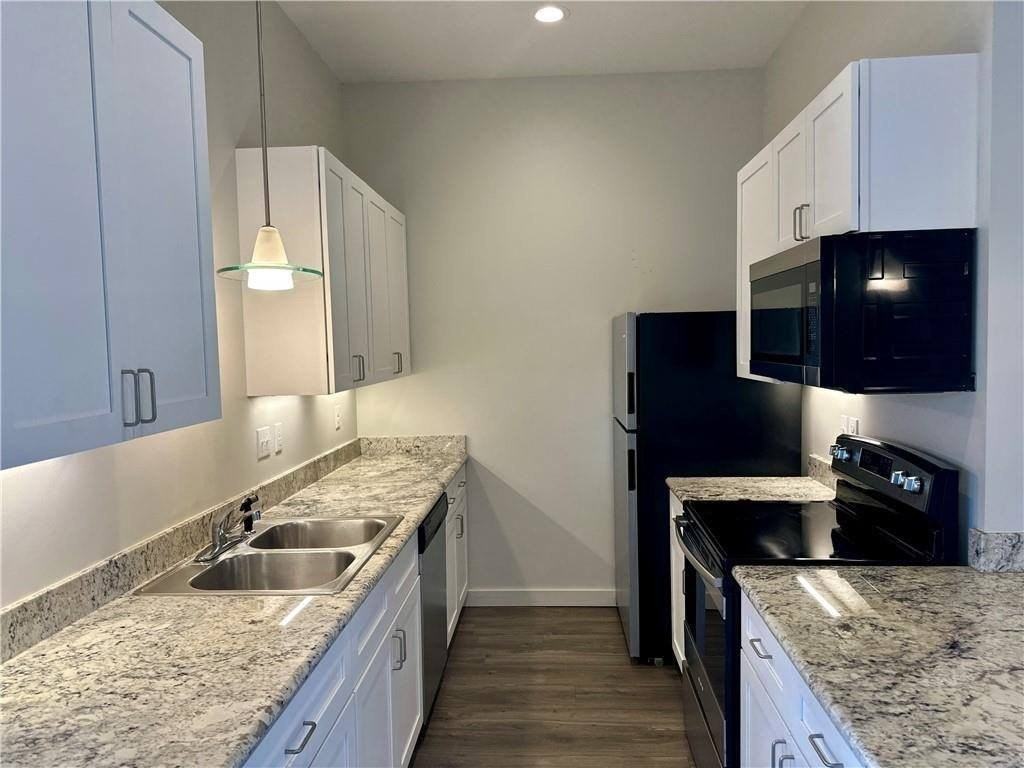 211 S Cypress St #B - Photo 2 of 16