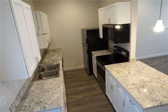 211 S Cypress St #B - Photo 4 of 16