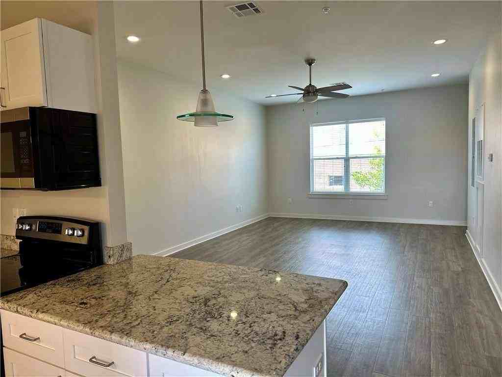 211 S Cypress St #B - Photo 5 of 16