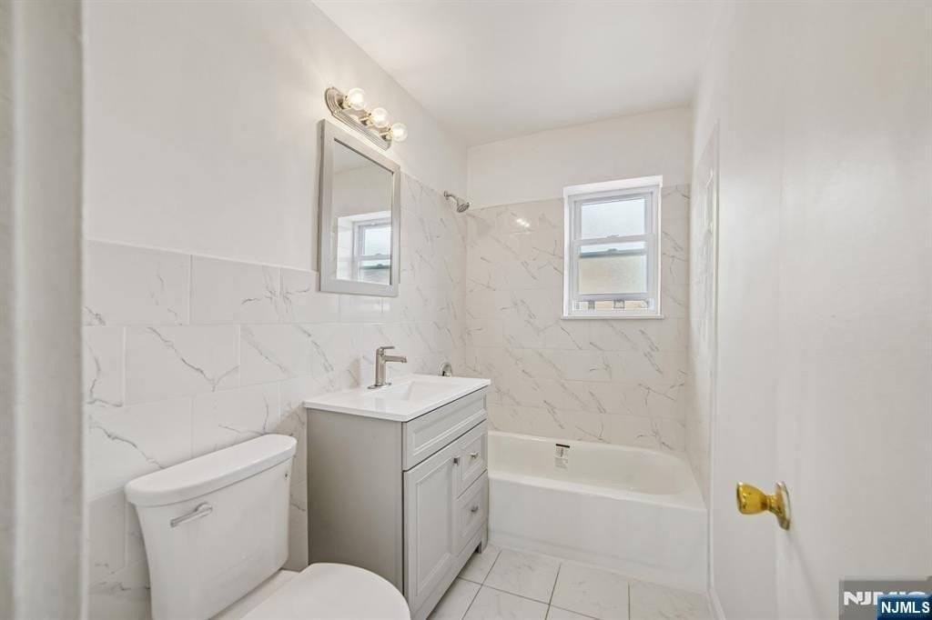 2430 8th St Apt B5 - Photo 7 of 17