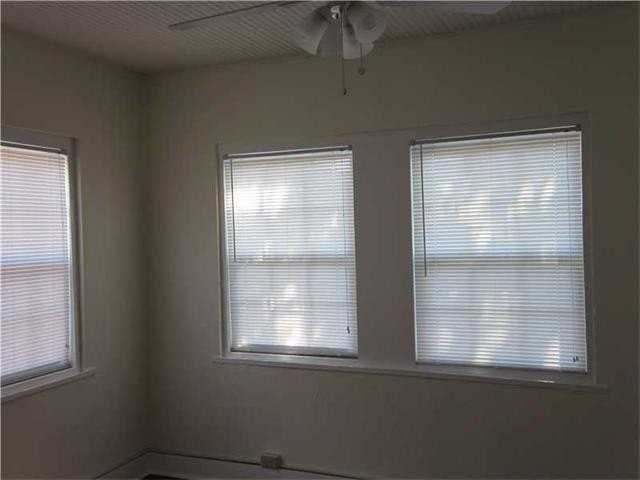 5422 Clara St - Photo 4 of 10