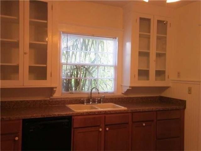 5422 Clara St - Photo 6 of 10