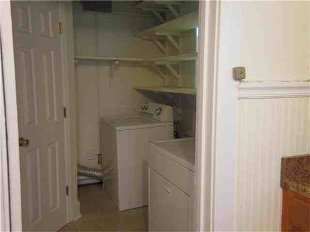 5422 Clara St - Photo 7 of 10