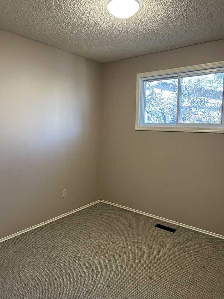 211 Thomson Ave #1 - Photo 2 of 7