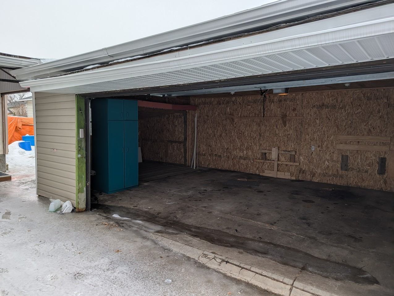 1421 Ross Ave W #1 - Photo 4 of 9