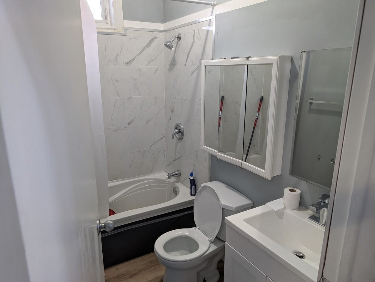 1421 Ross Ave W #1 - Photo 7 of 9