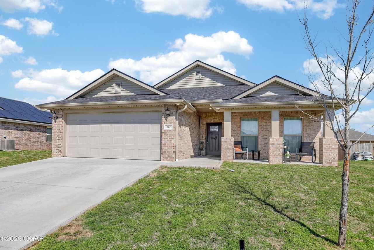 342 Swaden Ln - Photo 2 of 39