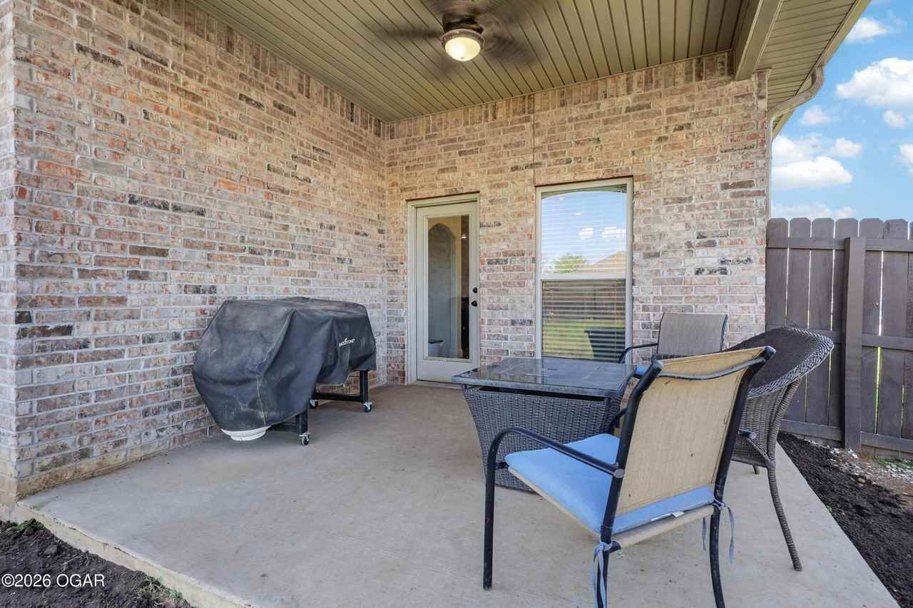 342 Swaden Ln - Photo 3 of 39