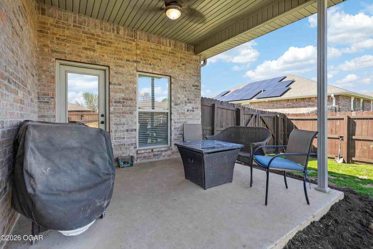 342 Swaden Ln - Photo 4 of 39