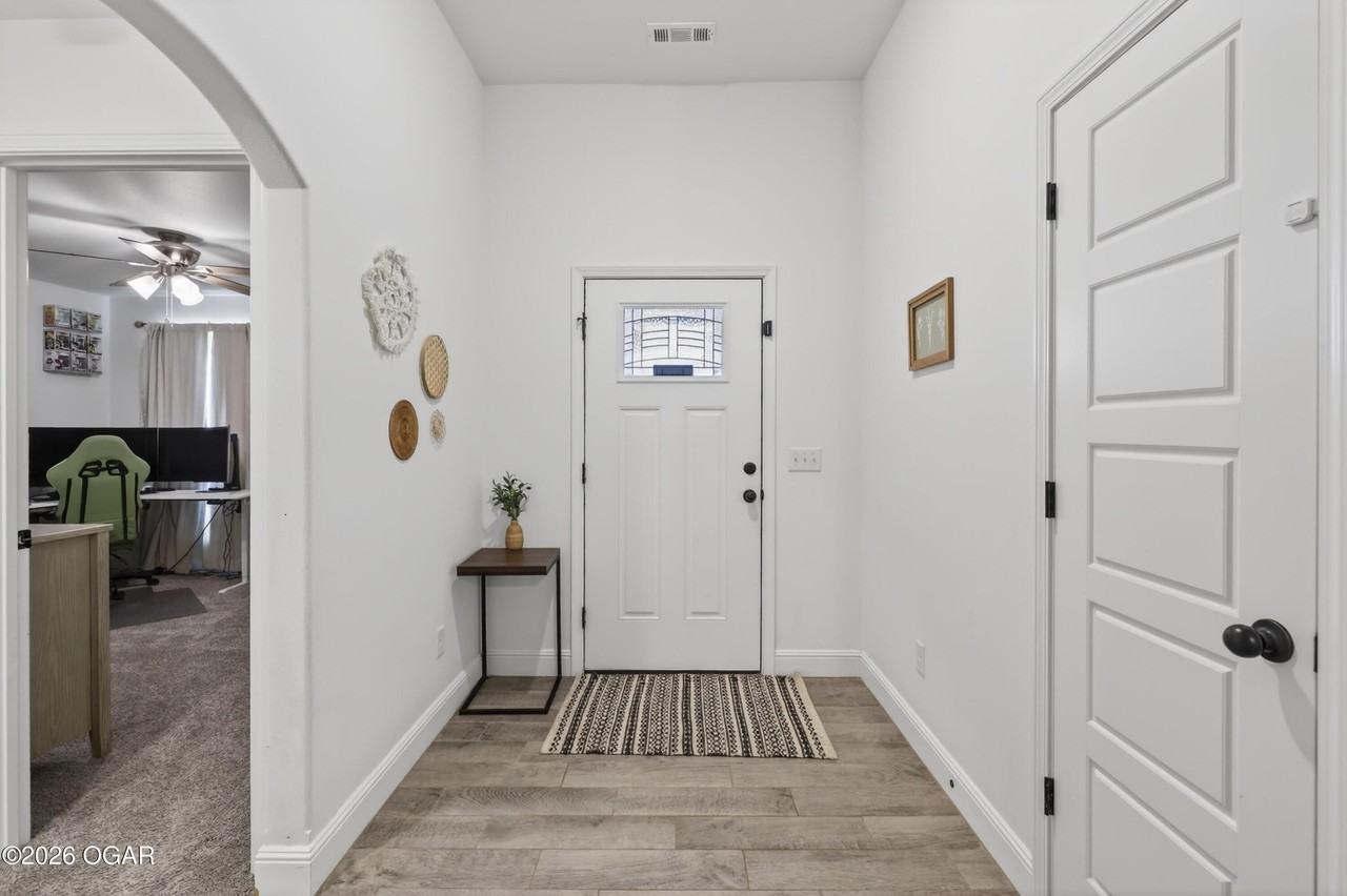 342 Swaden Ln - Photo 5 of 39