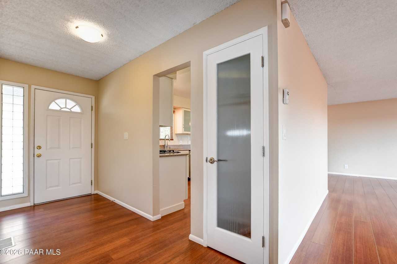 2375 Shinnery Ln - Photo 4 of 34