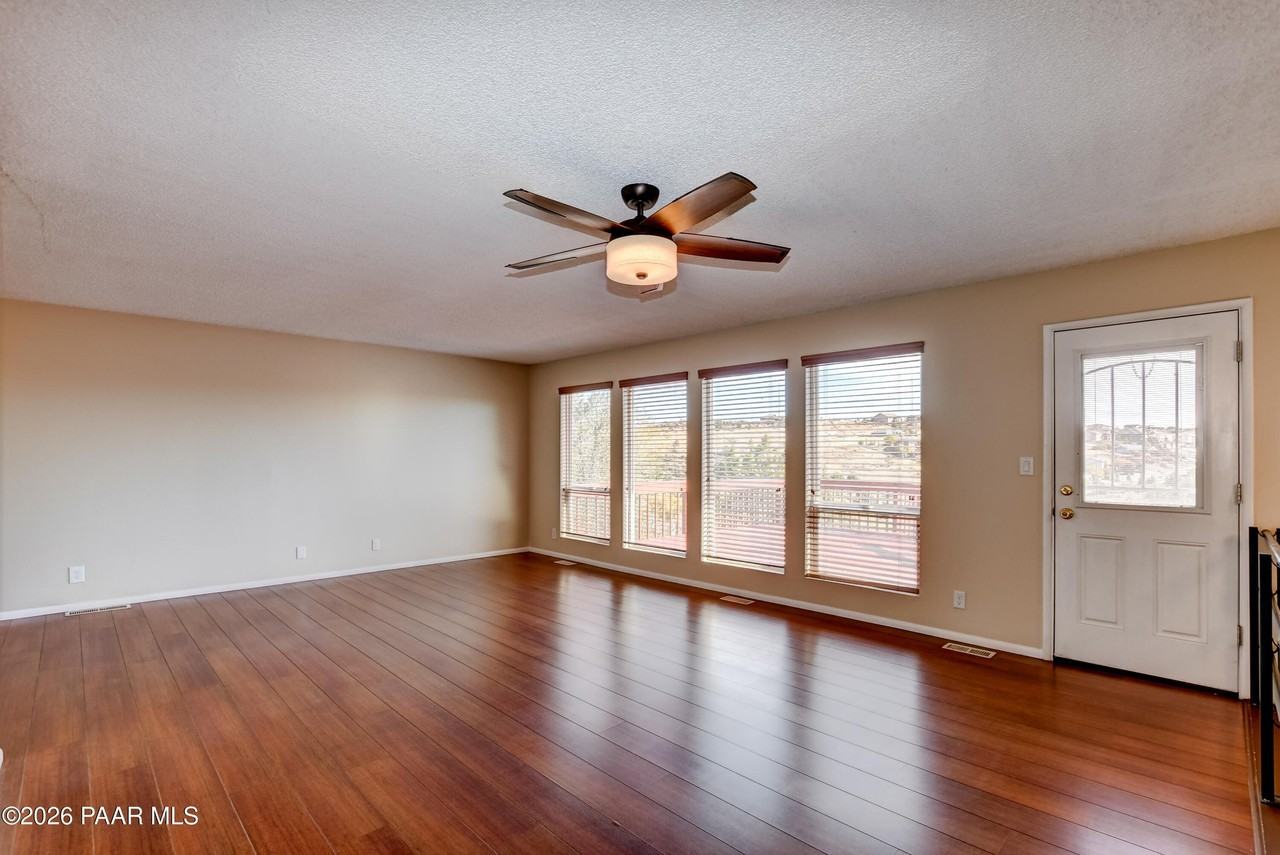 2375 Shinnery Ln - Photo 5 of 34