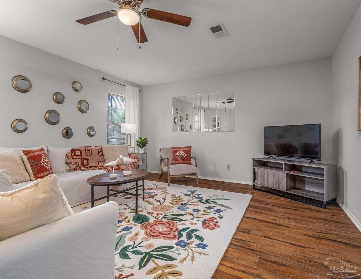 4132 Baywoods Dr - Photo 2 of 4