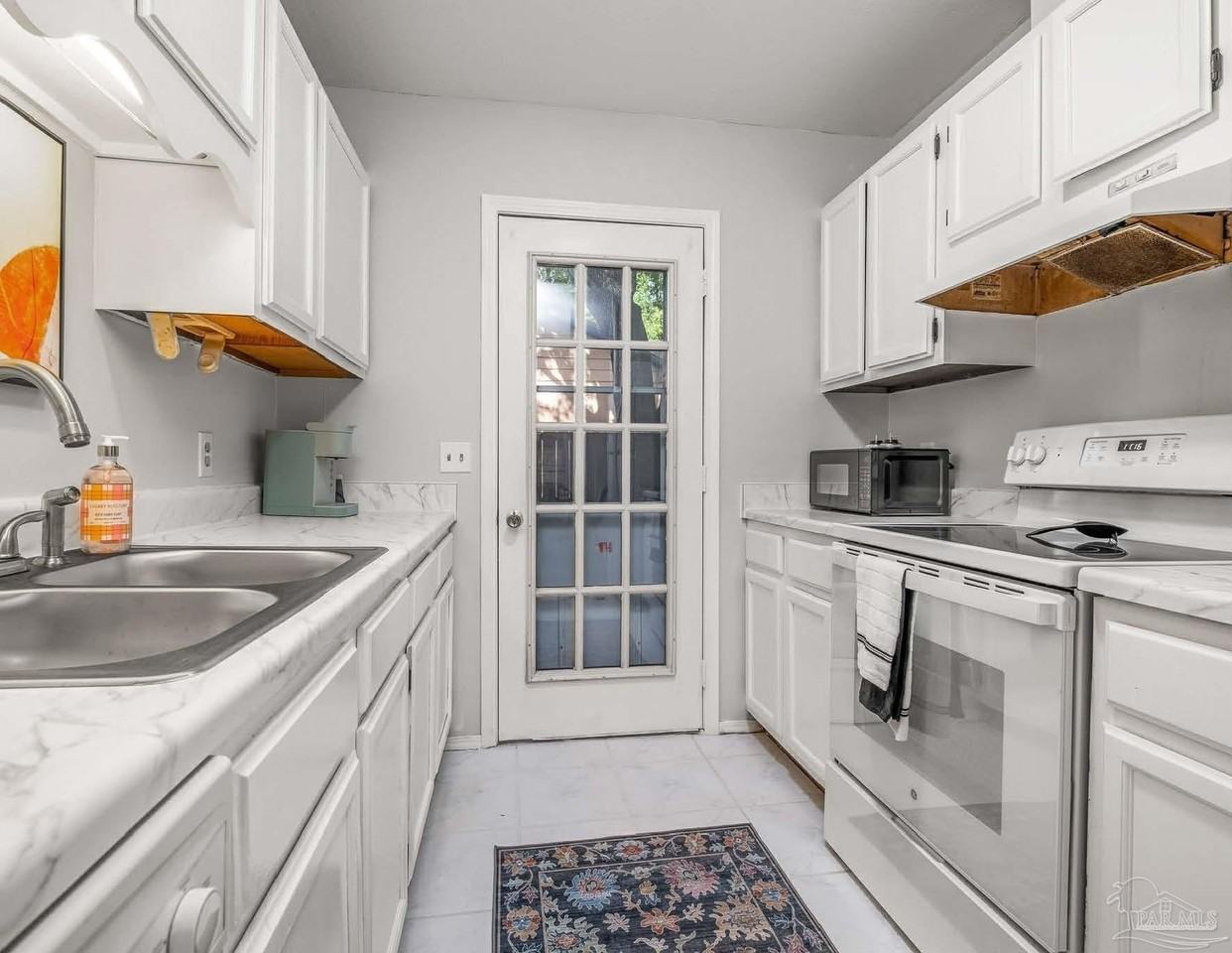 4132 Baywoods Dr - Photo 3 of 4