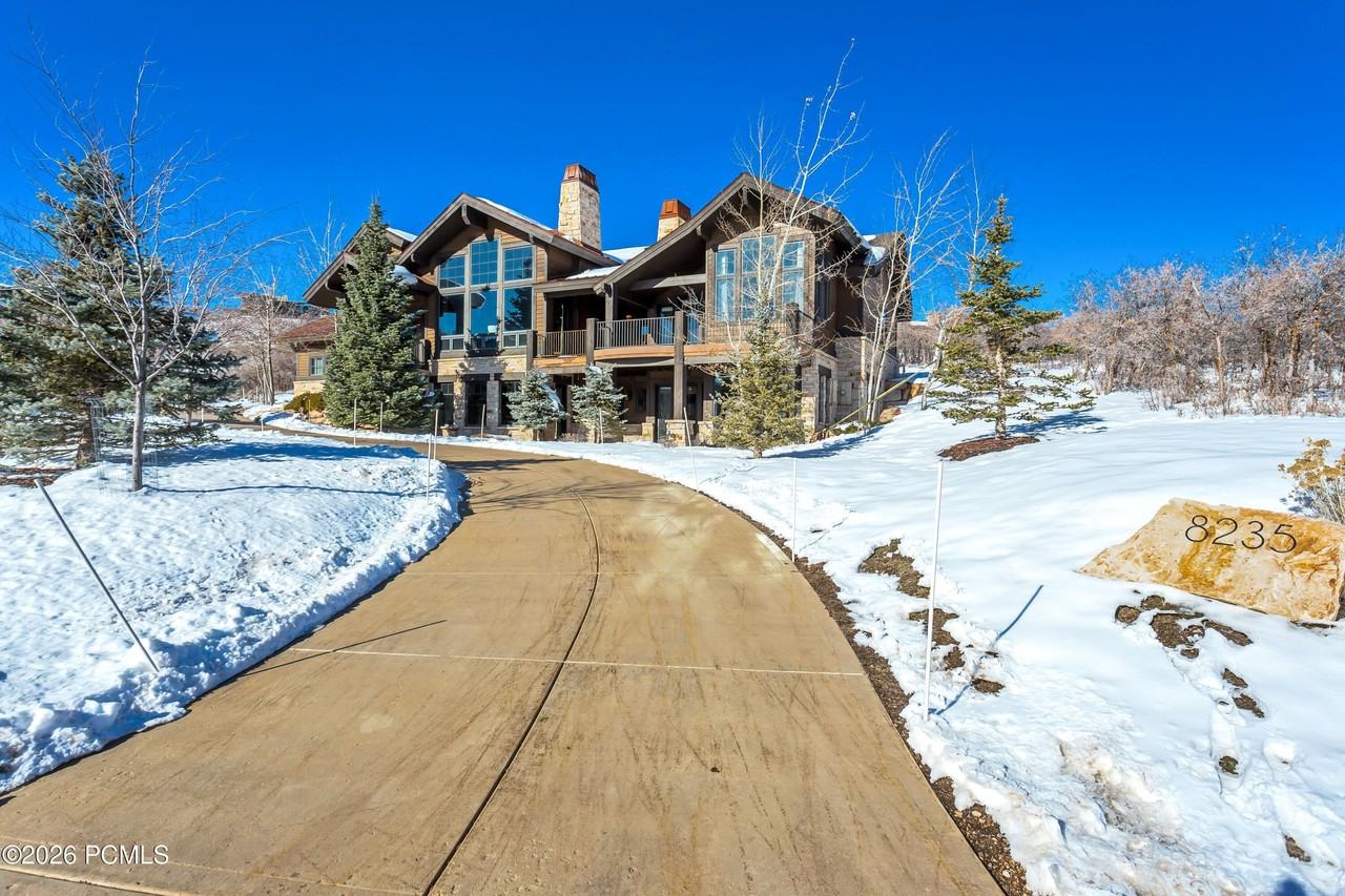 8235 Sunrise Loop - Photo 3 of 40