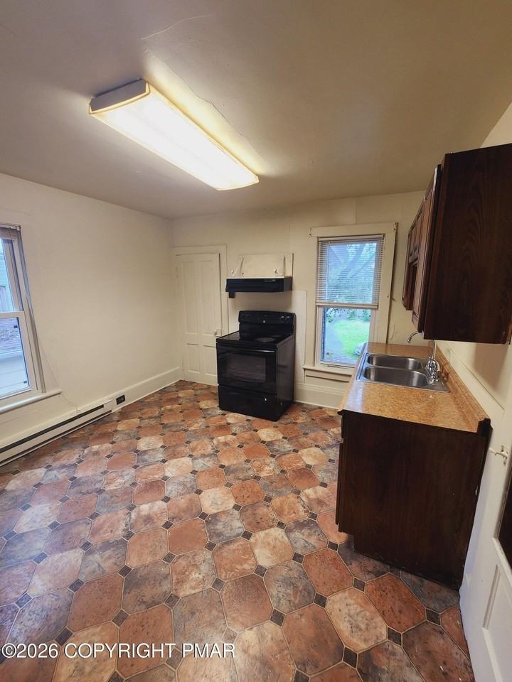 810 Monroe St Unit 201 - Photo 4 of 7