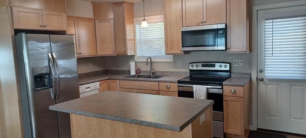7673 Bent Mountain Rd - Photo 5 of 10