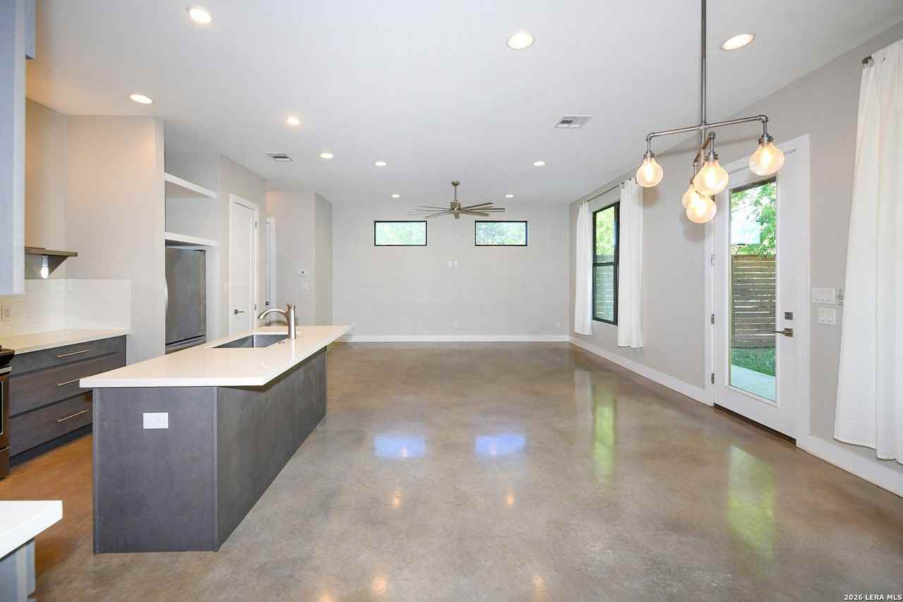 203 Nogalitos St #12 - Photo 5 of 31