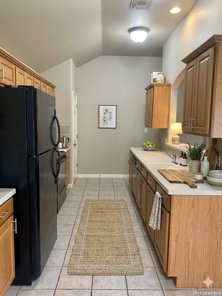 3027 Pine Valley Dr - Photo 3 of 12