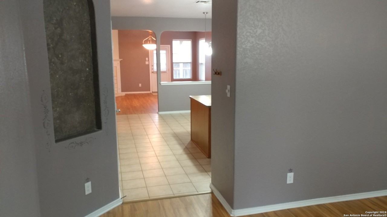 7710 Paraiso Cir - Photo 5 of 33