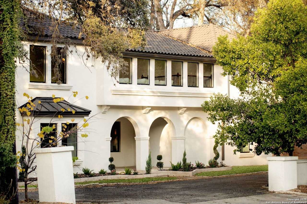 417 E Hildebrand Ave - Photo 3 of 33